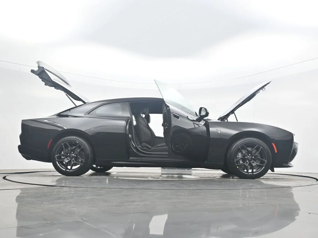 New 2026 Diamond Black Crystal Pearlcoat Dodge Scat Pack image 47