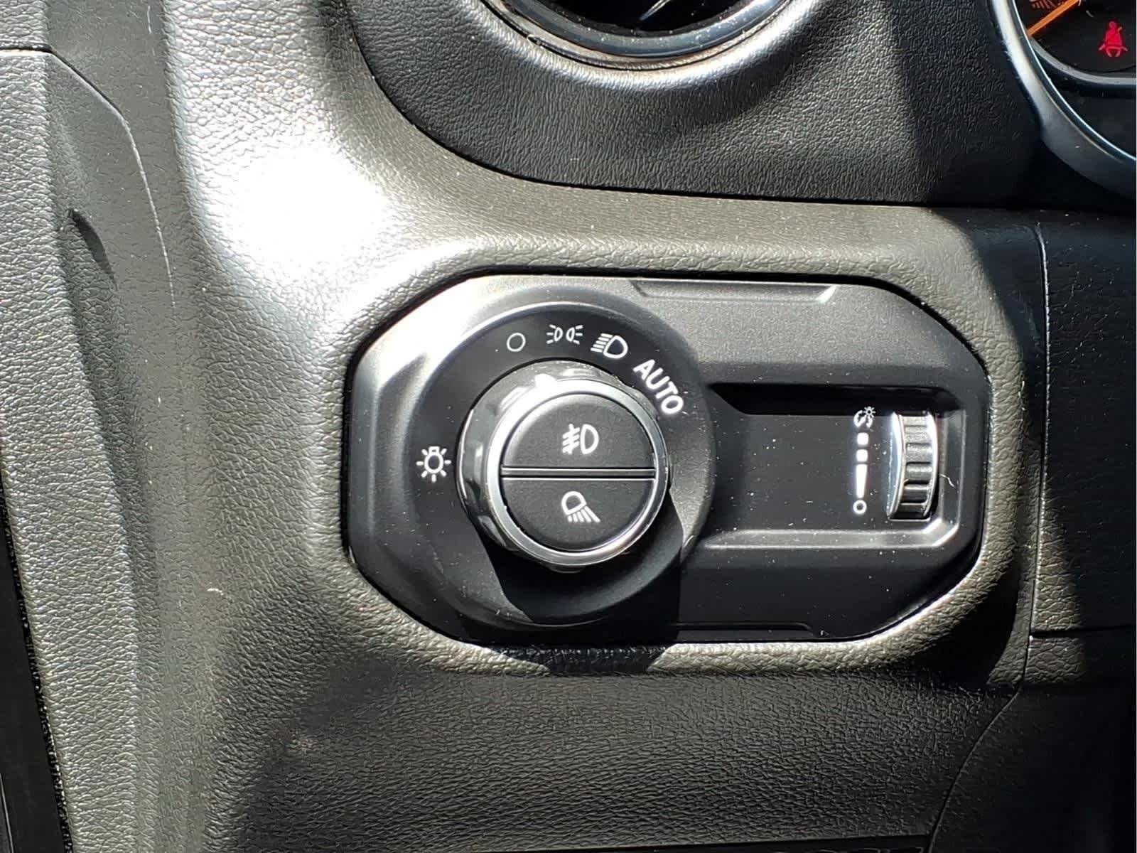 Used 2023 Black Clearcoat Jeep High Altitude image 13