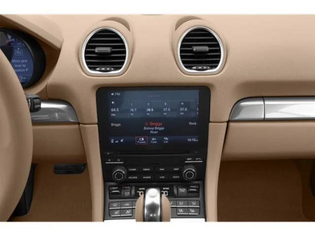 Used 2019  Porsche Base image 10
