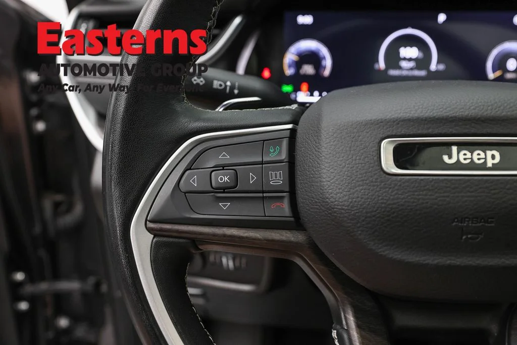 Used 2022 Gray Jeep Limited image 15