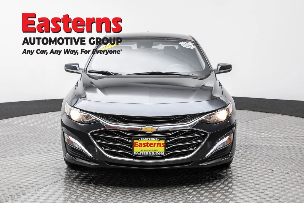 Used 2023 Gray Chevrolet LT image 2