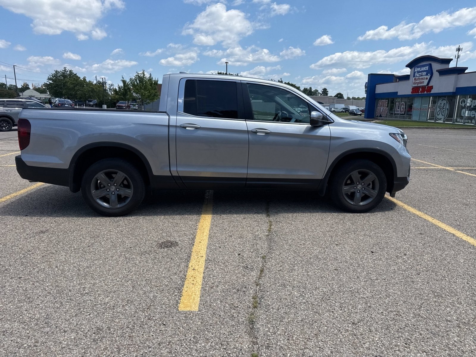Certified Used 2023 Lunar Silver Metallic Honda AWD RTL image 58