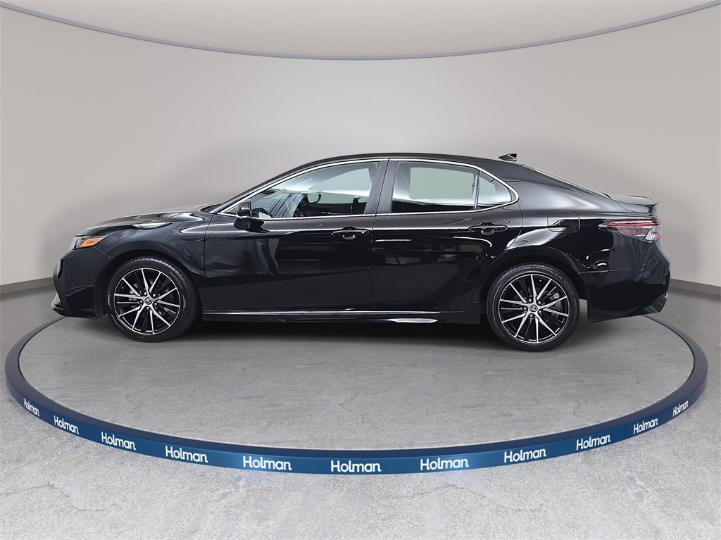 2024 Toyota Camry SE photo 2