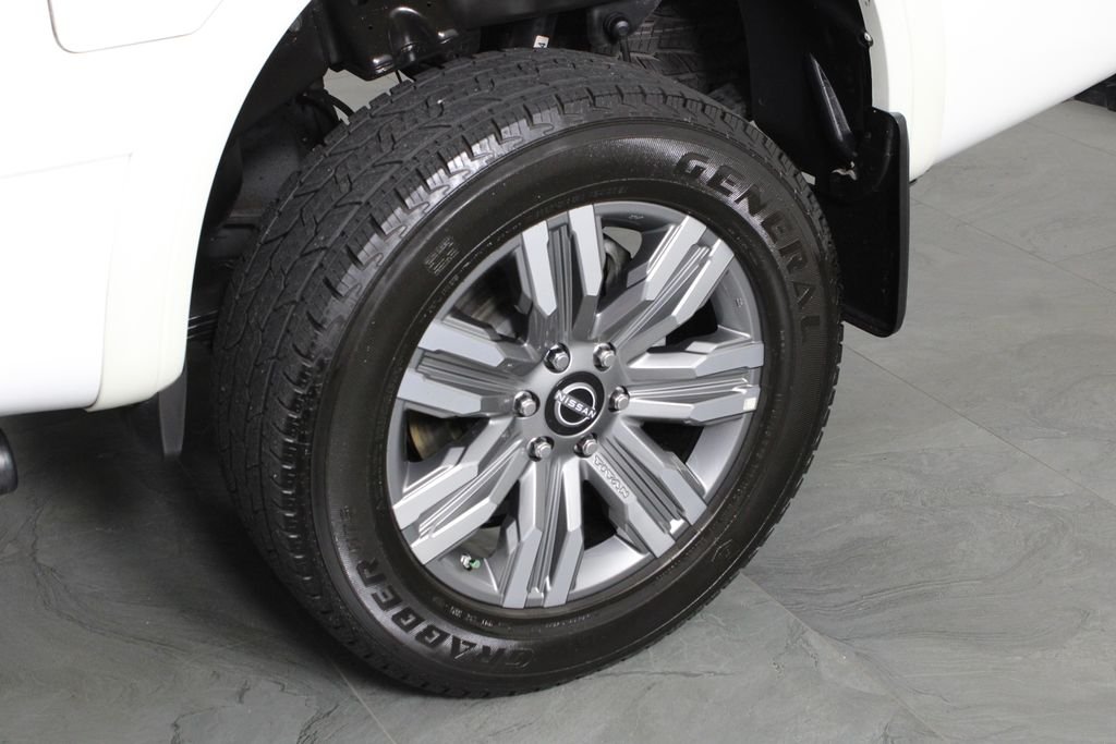Used 2024 White Nissan Platinum Reserve image 12