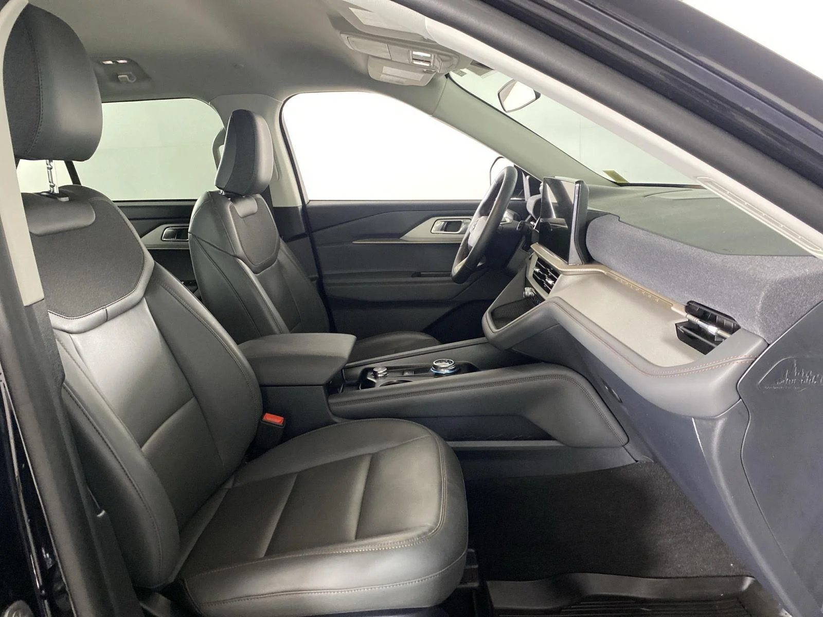 New 2026 Agate Black Metallic Ford Active image 28
