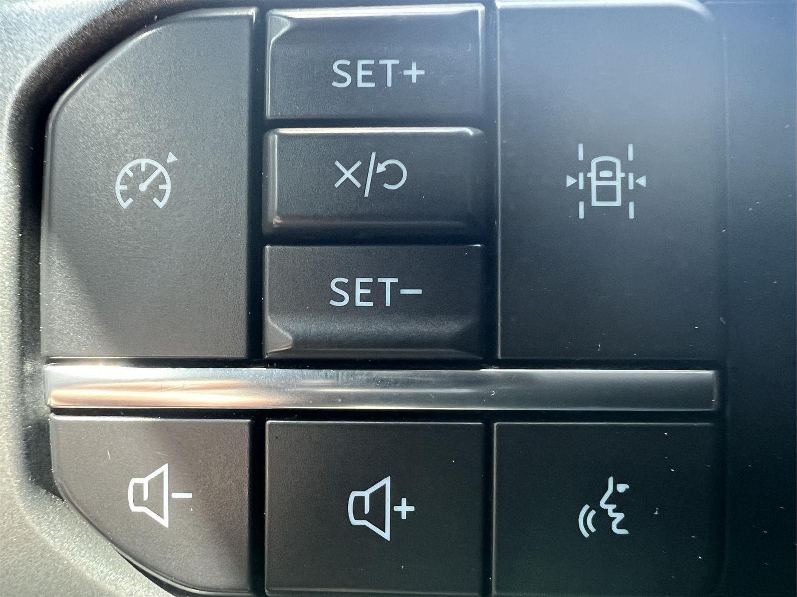 Used 2022 Agate Black Ford LARIAT image 27