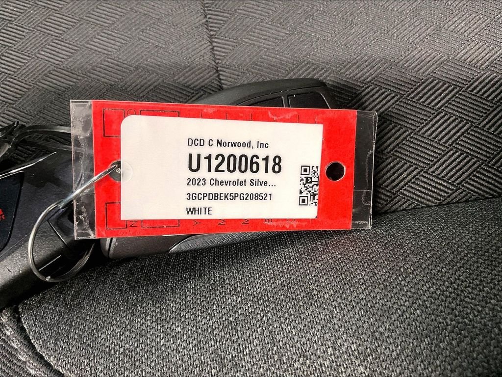 Used 2023 White Chevrolet Custom image 30