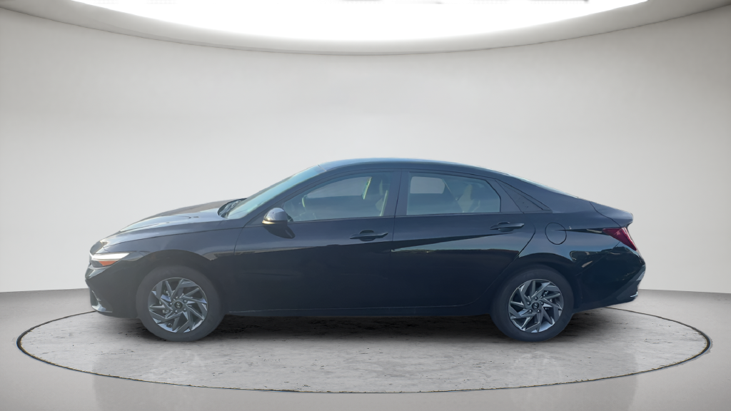 Used 2026 Black Hyundai Blue image 10