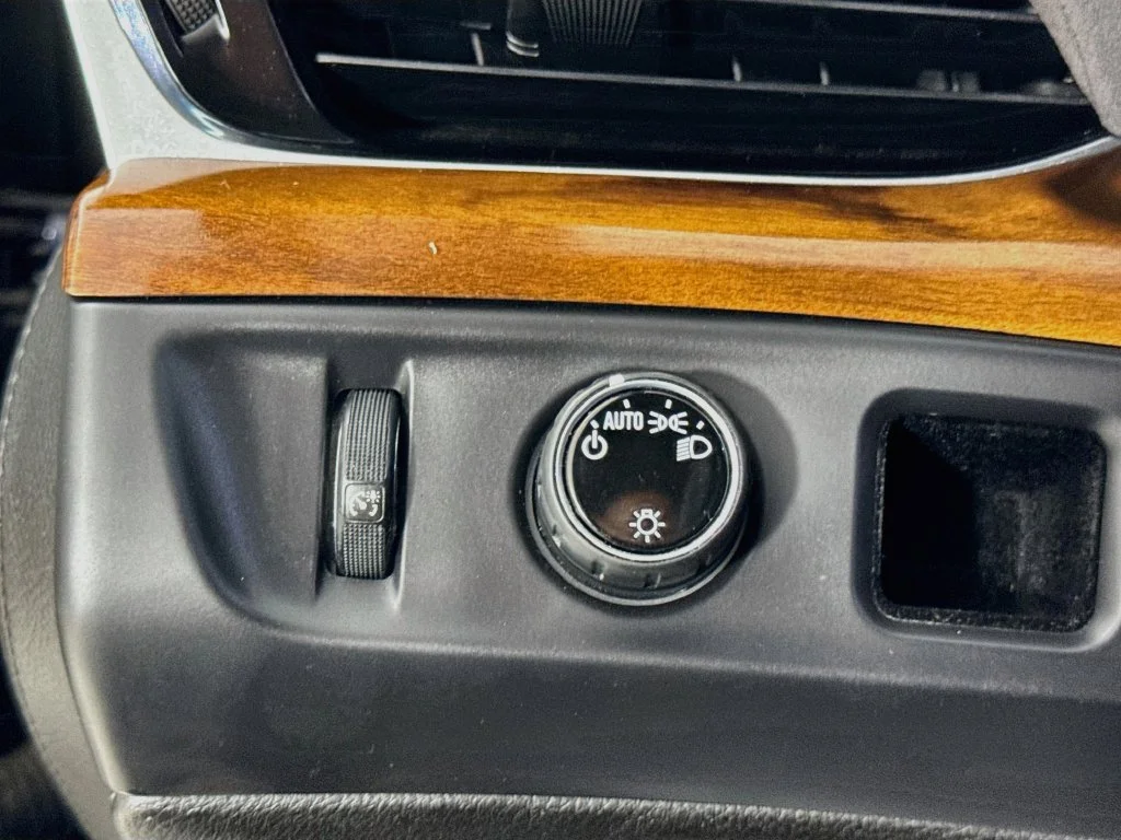 Used 2017 Blue Cadillac Premium image 14