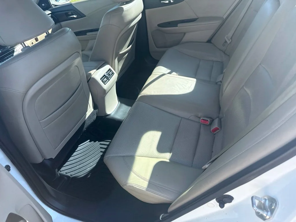 Used 2013 White Orchid Pearl Honda EX-L image 8