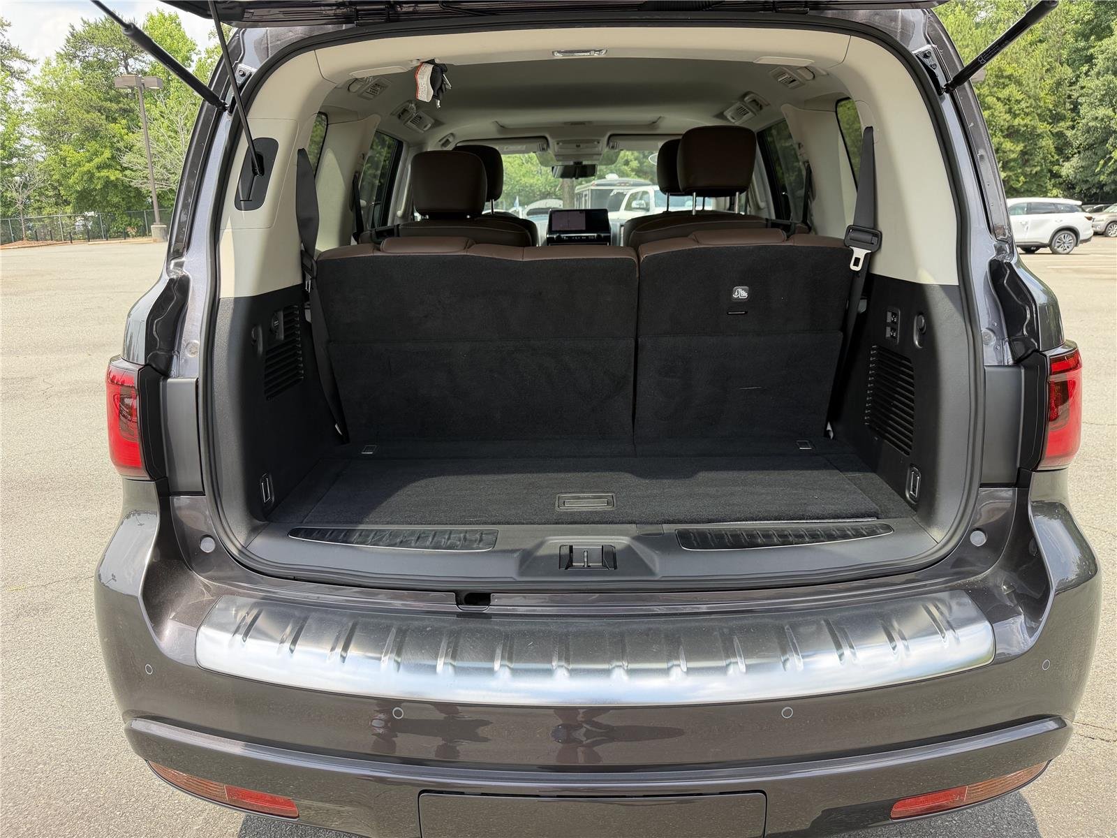 Certified Used 2024 Anthracite Gray INFINITI Premium Select image 30
