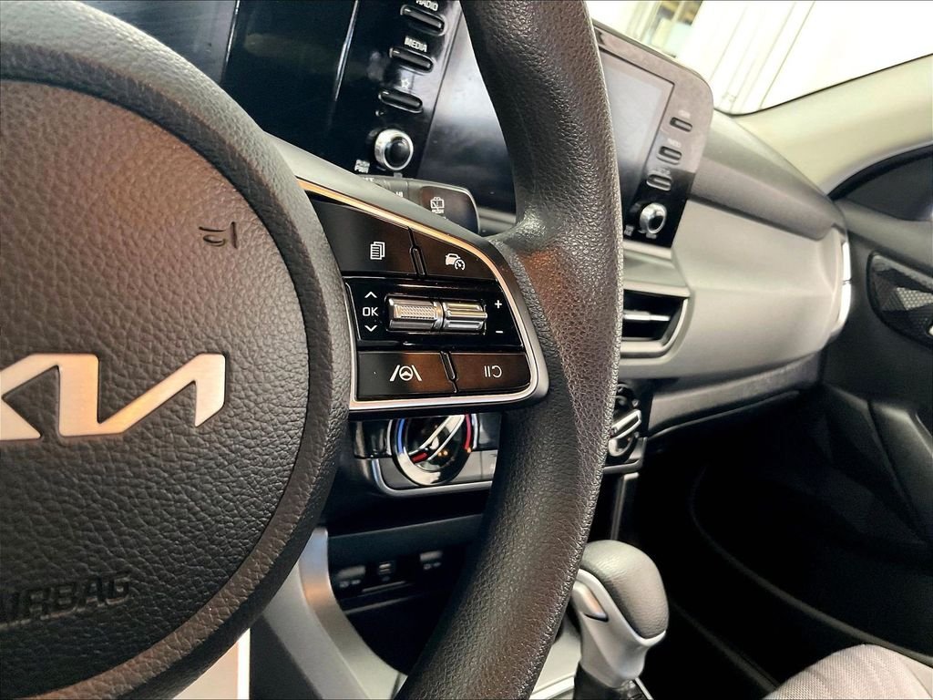 Used 2024 White Kia LX image 24