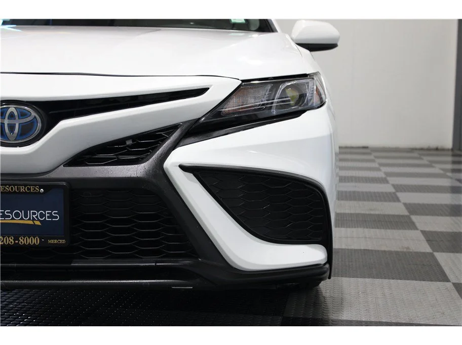 Used 2021 White Toyota Hybrid SE image 16