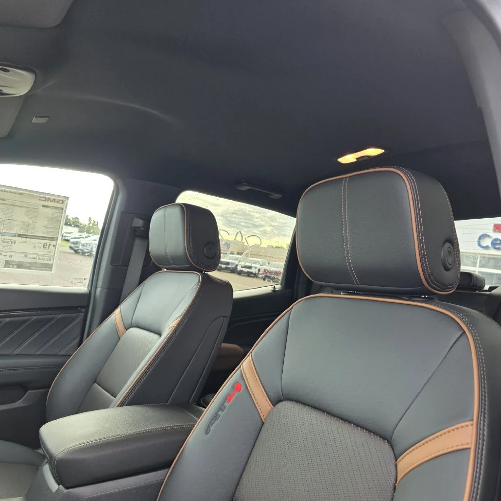2026 GMC Canyon AT4 - Photo 9