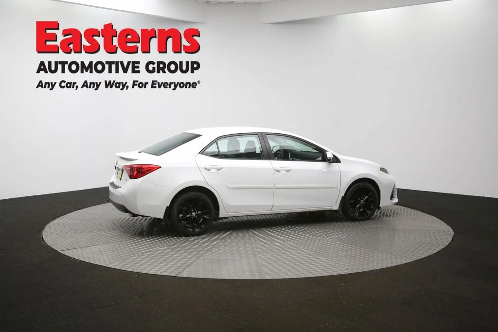 Used 2018 White Toyota SE image 40