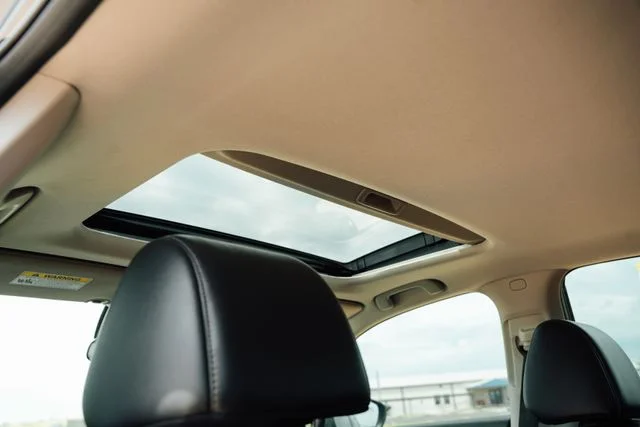 Used 2024 Gray Metallic Honda EX-L image 8