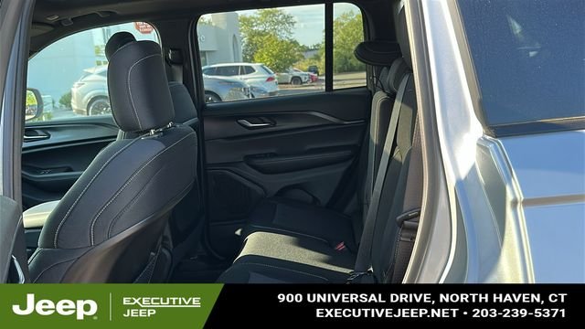 New 2025 Silver Zynith Exterior Paint Jeep Laredo X image 24