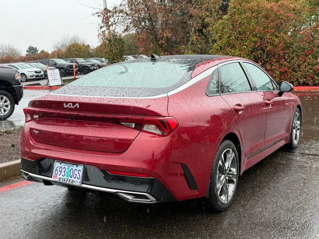 Used 2022 Passion Red Kia EX image 7