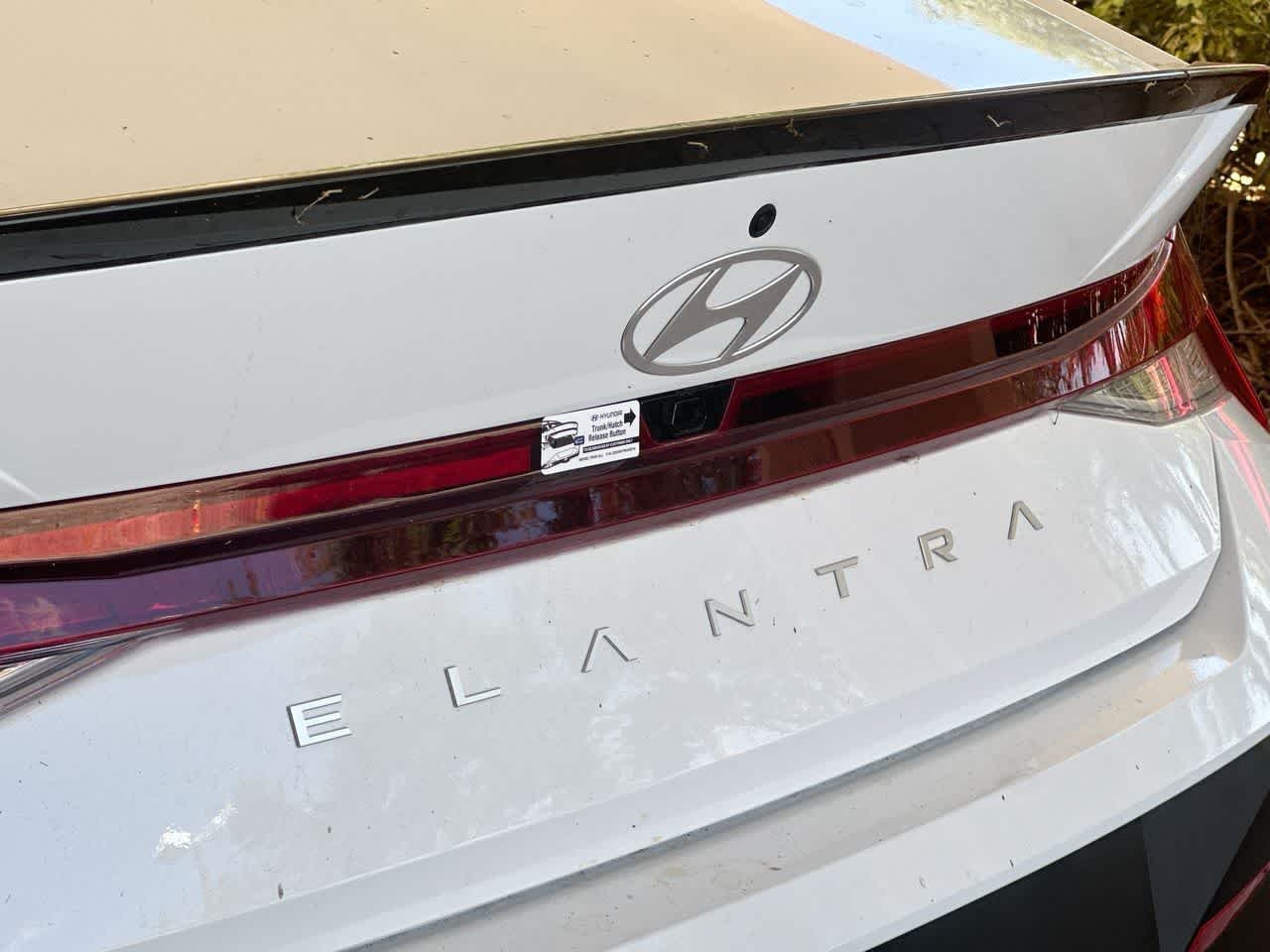 New 2026 Serenity White Hyundai SEL Sport image 10