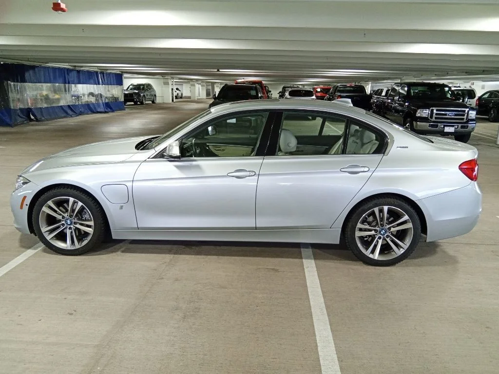 Used 2017 Glacier Silver Metallic BMW 330e iPerformance image 8