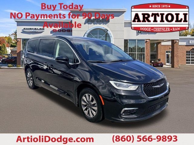 Used 2024 Black Chrysler Select image 1