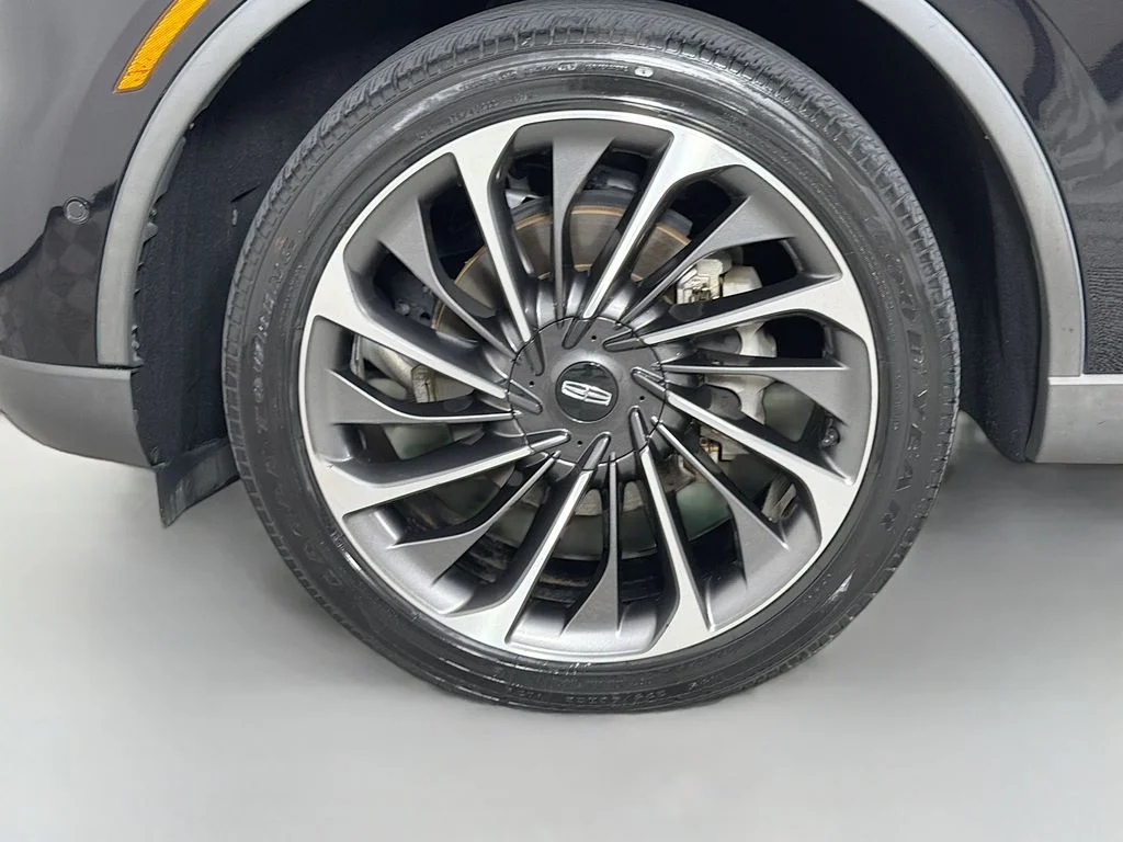 Used 2021 Black Lincoln Reserve image 33