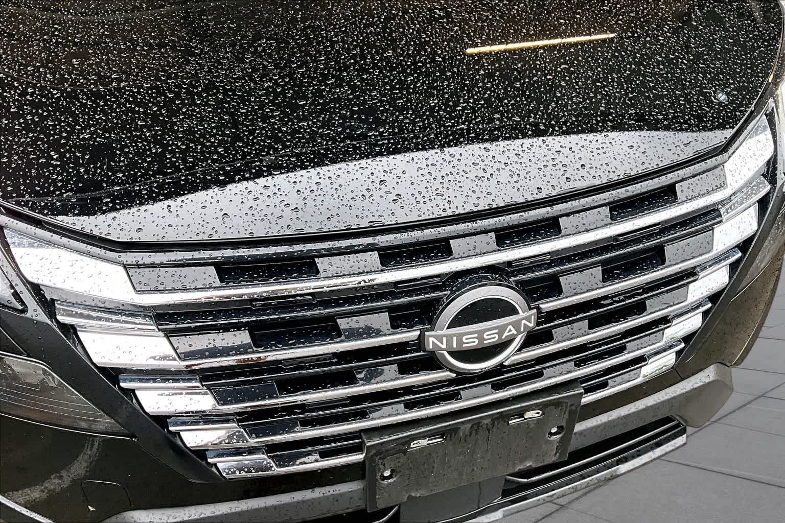 Used 2025 Super Black Nissan SV image 27