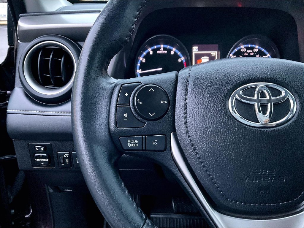 Used 2018 Black Currant Toyota XLE image 21
