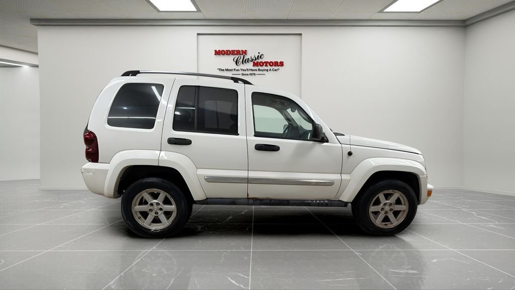 Used 2006 White Jeep Limited image 6