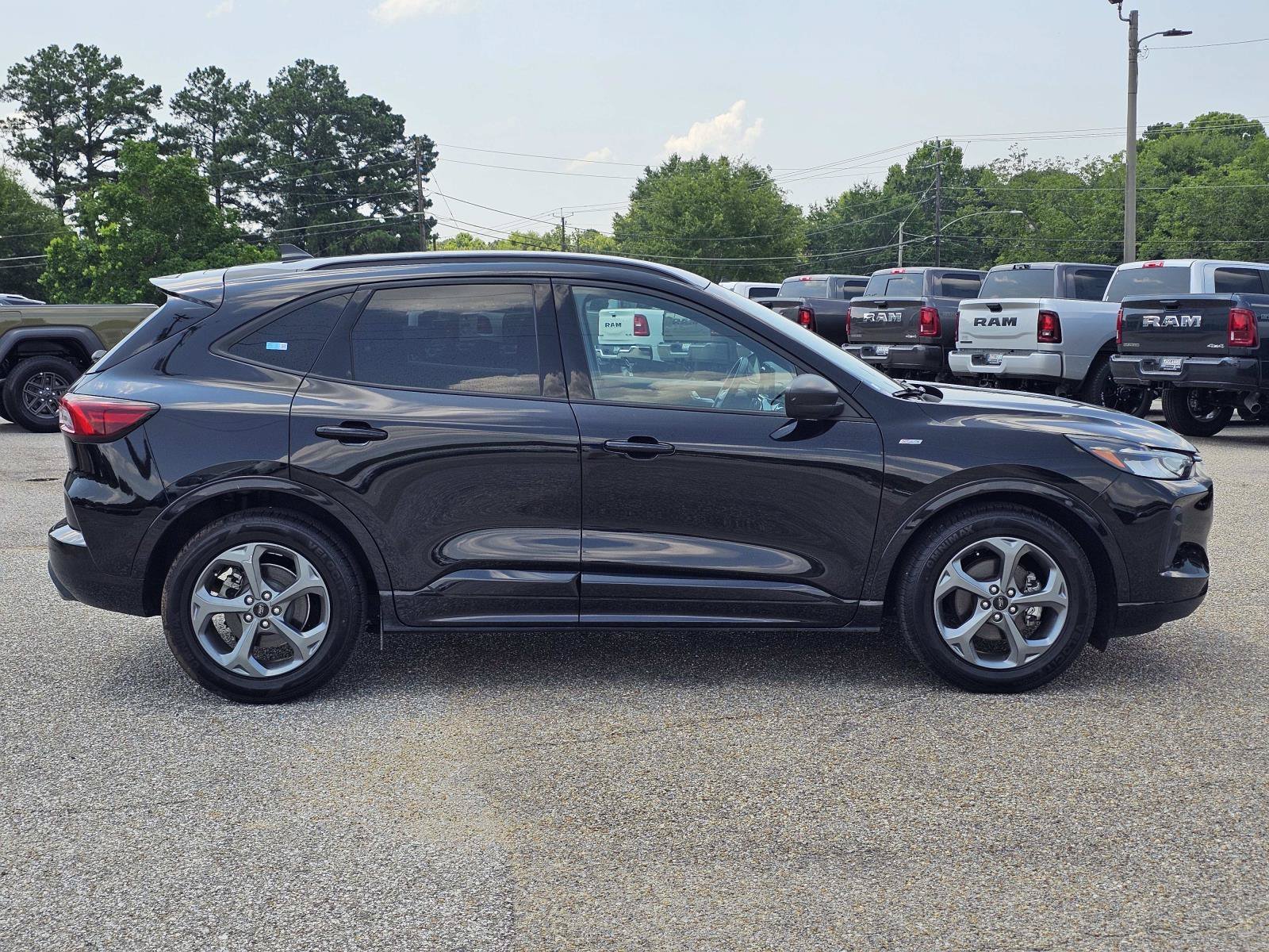 2024 Ford Escape ST-Line - Photo 8