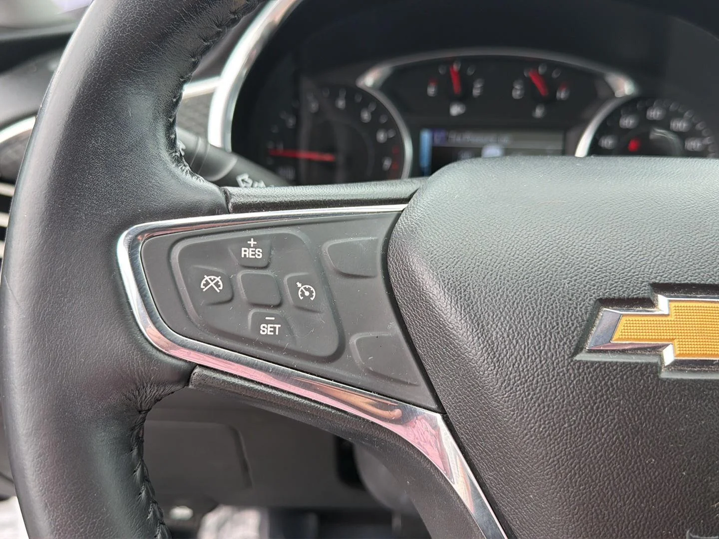 Used 2018 Summit White Chevrolet LT image 20