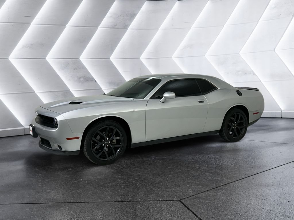 Used 2023 Silver Dodge SXT image 3
