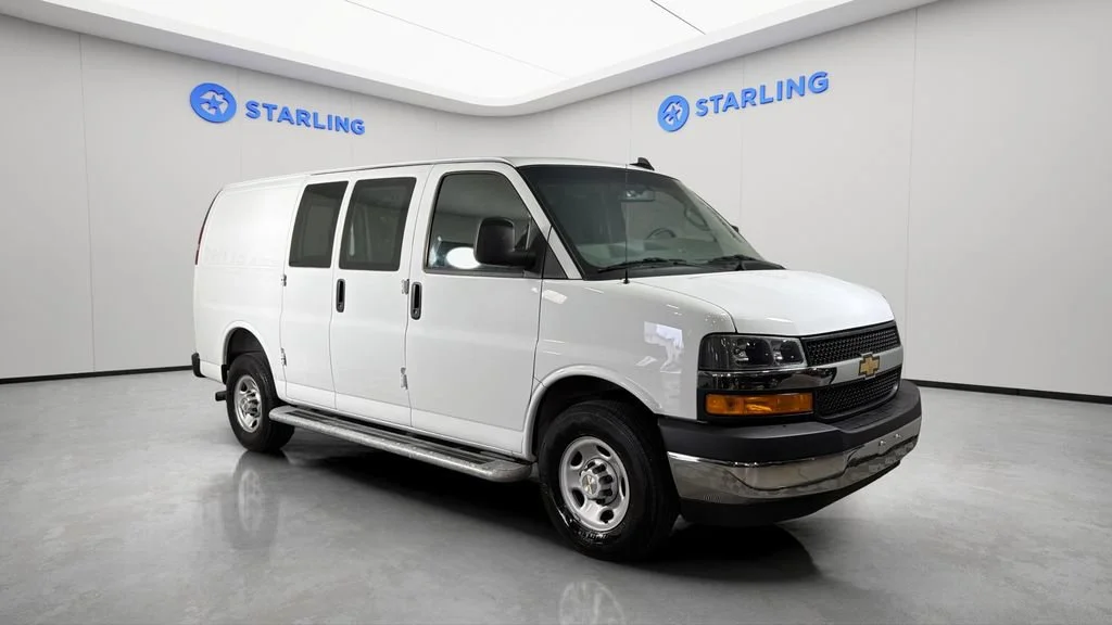 Used 2025 Summit White Chevrolet WT image 14