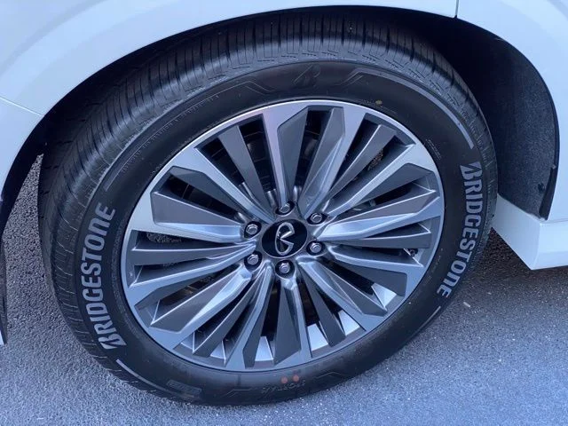 2025 INFINITI QX80 Sensory 4WD - Photo 28