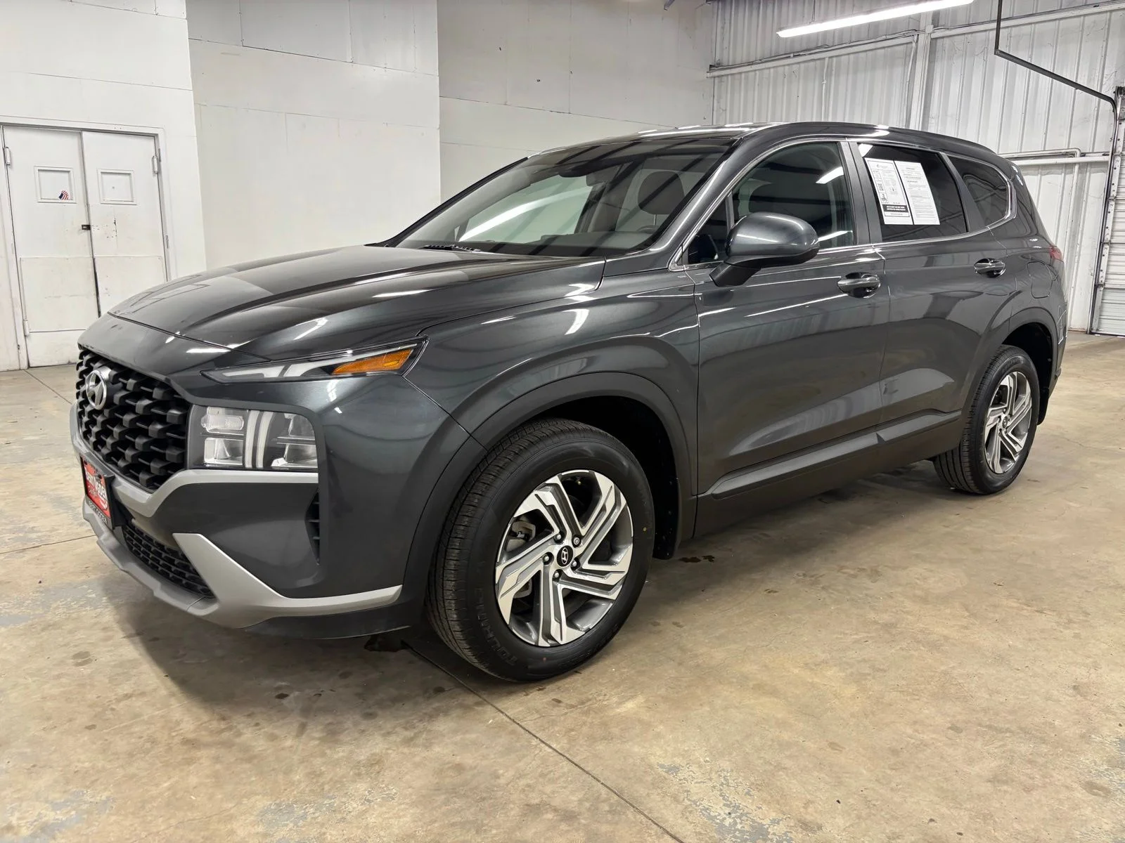 Used 2023 Gray Hyundai SE image 3