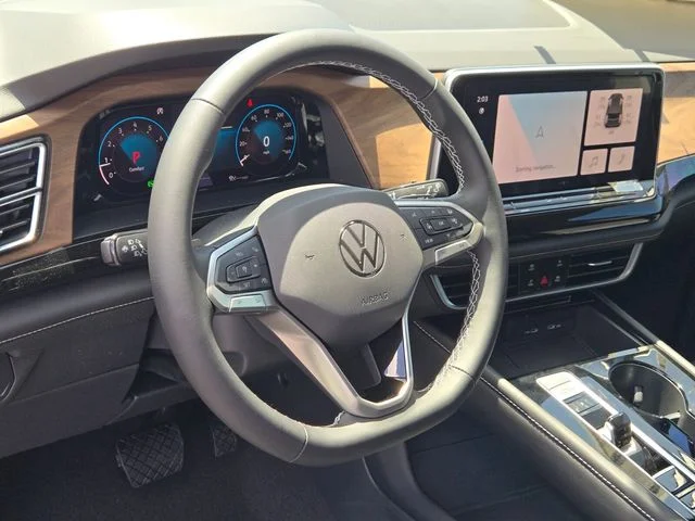 New 2026 Silver Volkswagen 2.0T SE w/Technology image 10