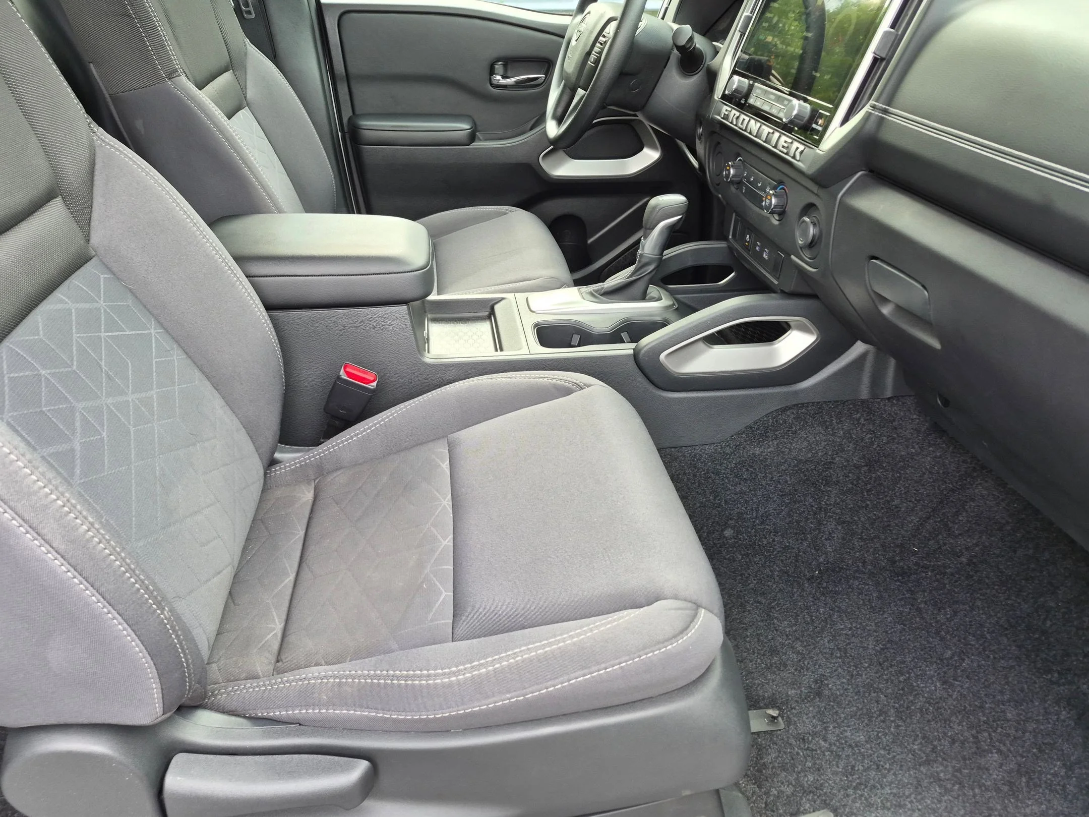 Used 2025 Glacier White Nissan SV image 24