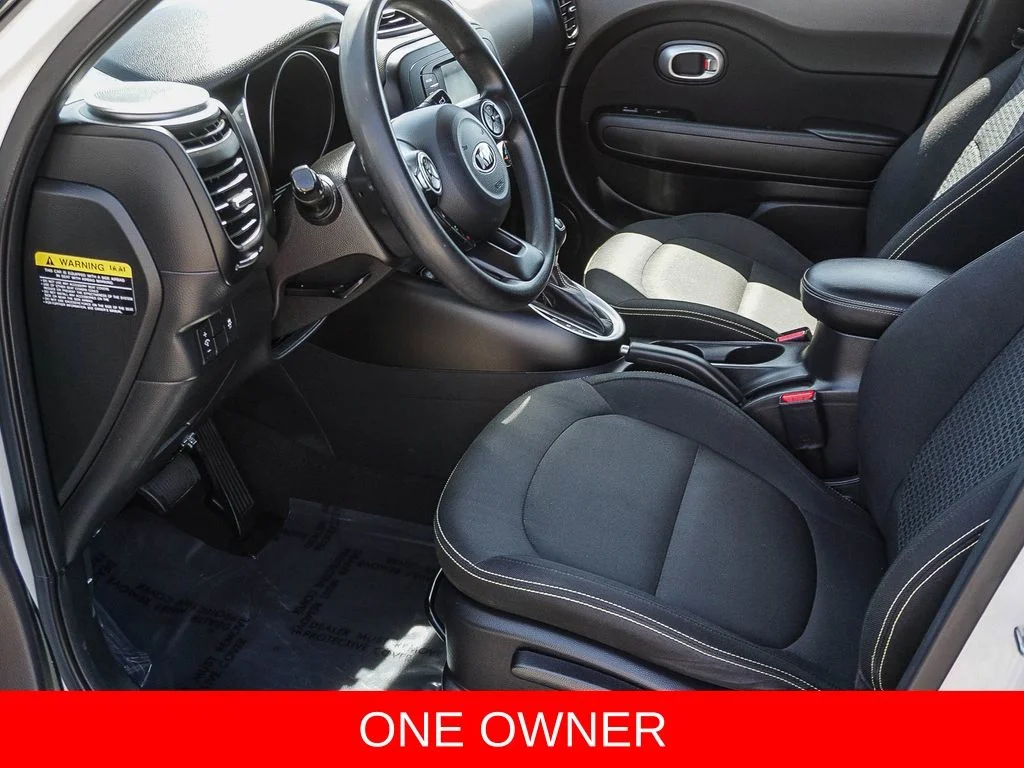 Used 2016 White Kia Plus image 17