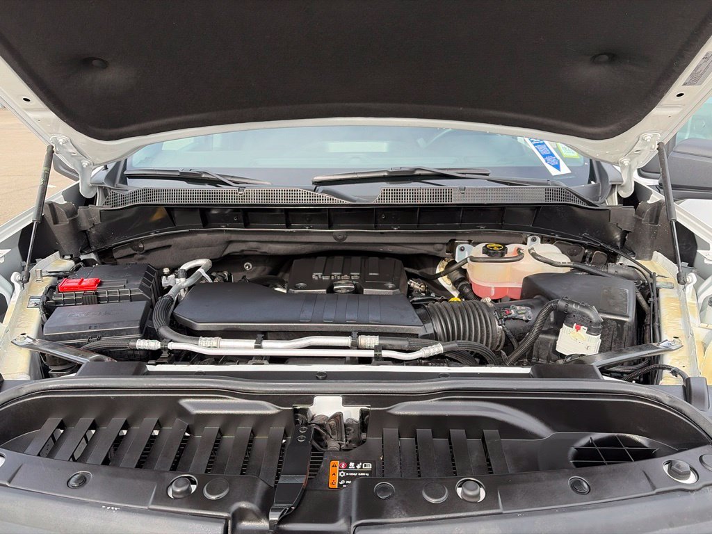 Used 2024 White Chevrolet Custom image 12