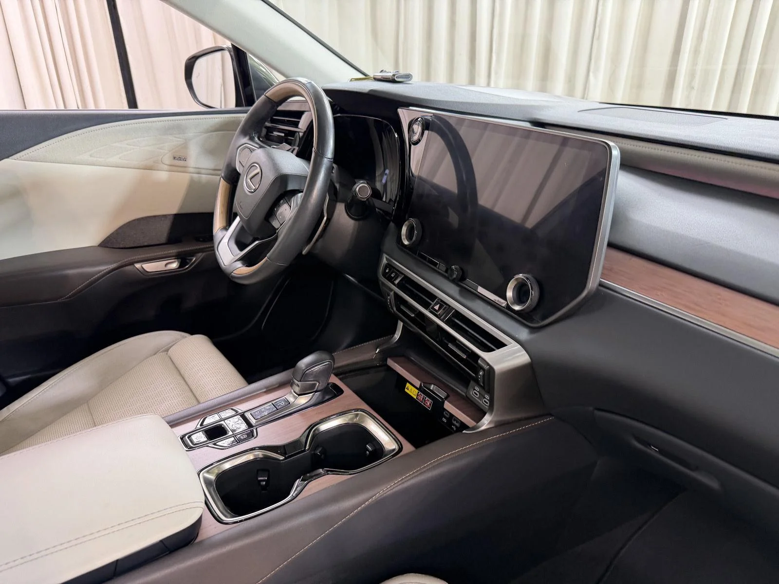 Used 2023 Nori Green Pearl Lexus RX 350 Luxury image 36