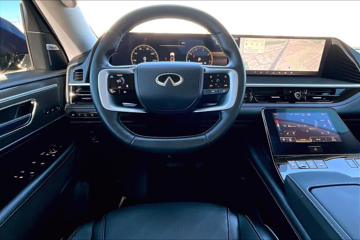 Used 2025 Grand Blue INFINITI LUXE image 10