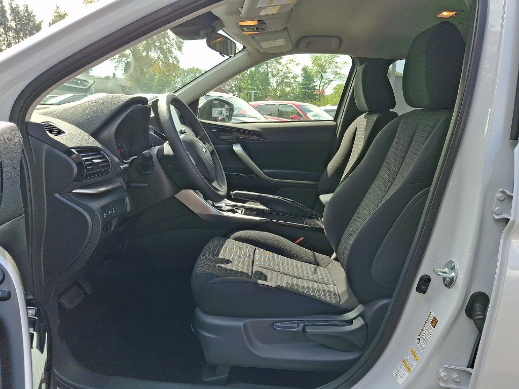 New 2026 White Mitsubishi LE 1.5T S-AWC image 7
