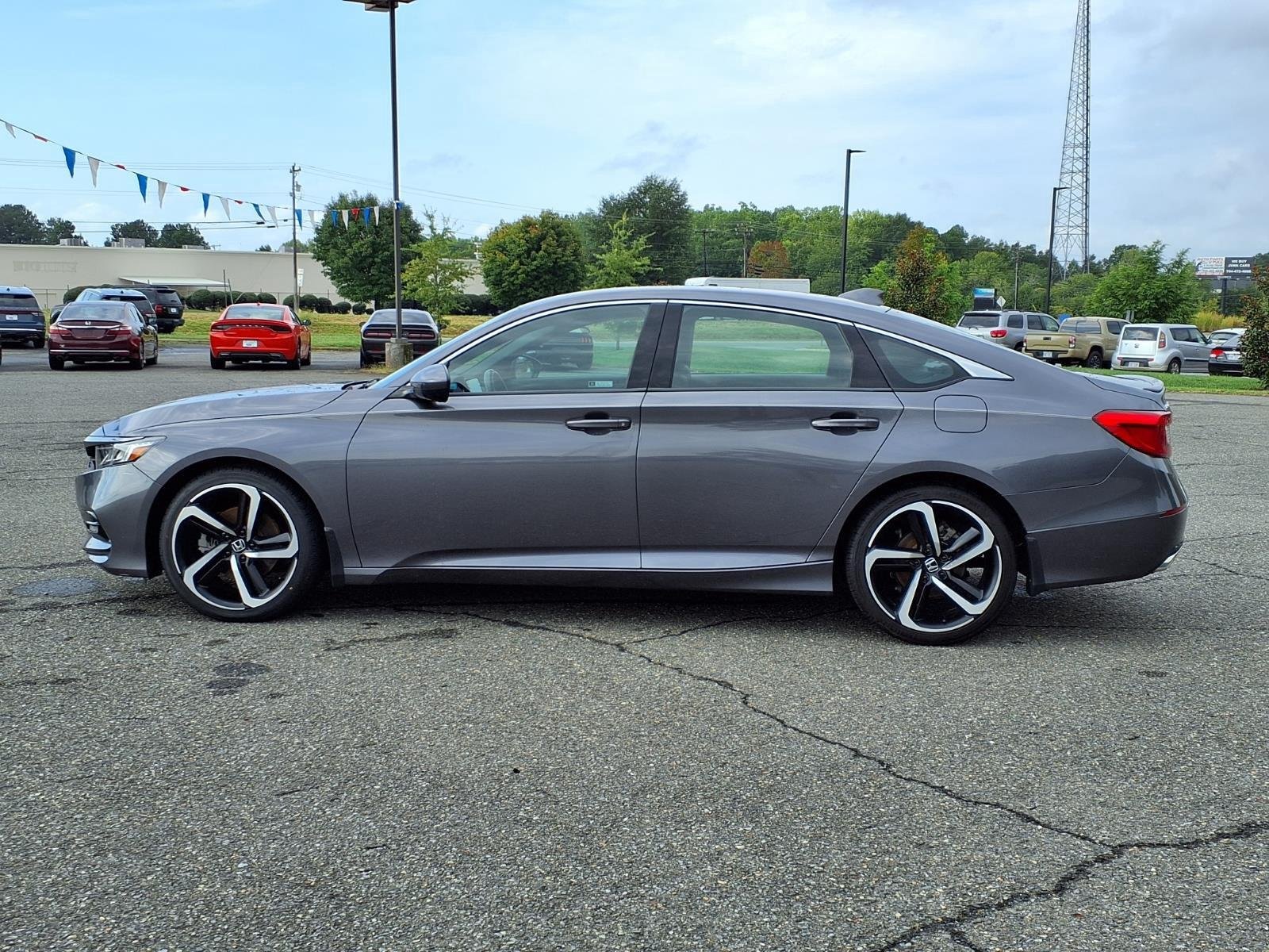 Certified Used 2019 Modern Steel Metallic Honda Sport 1.5T image 3