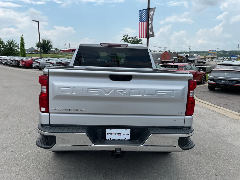 Used 2022 Silver Ice Metallic Chevrolet LT image 9
