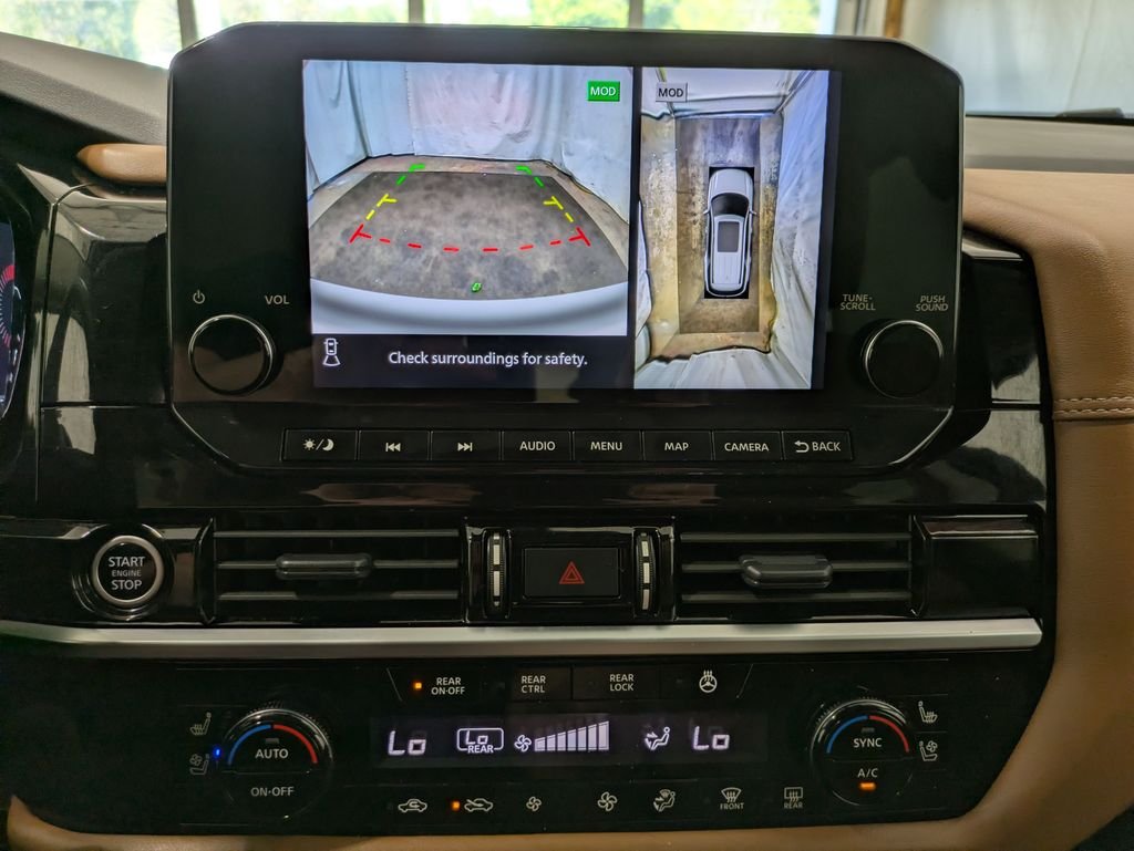 Used 2024 Black Nissan Platinum image 28