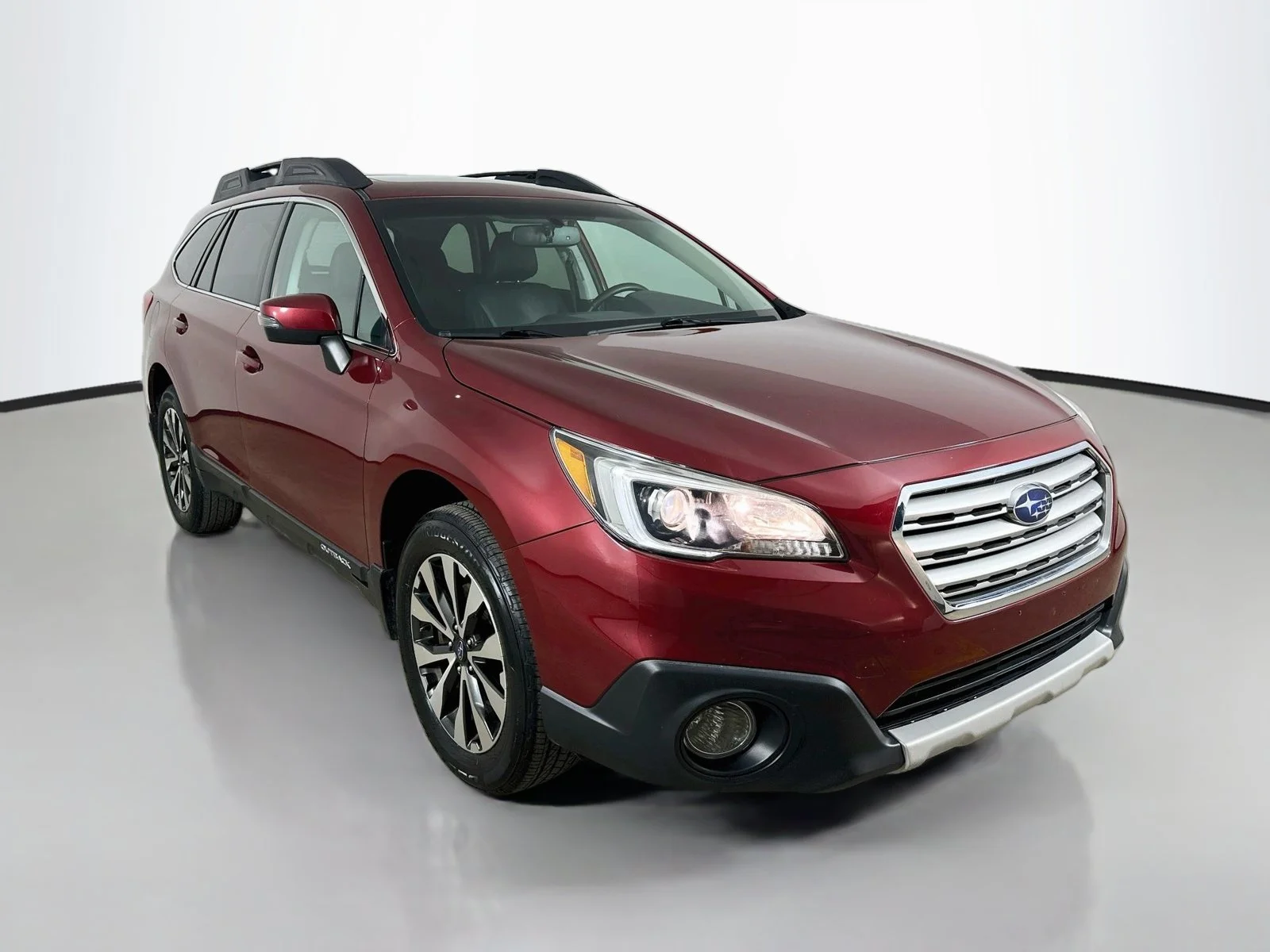 Used 2016 Red Subaru  image 3