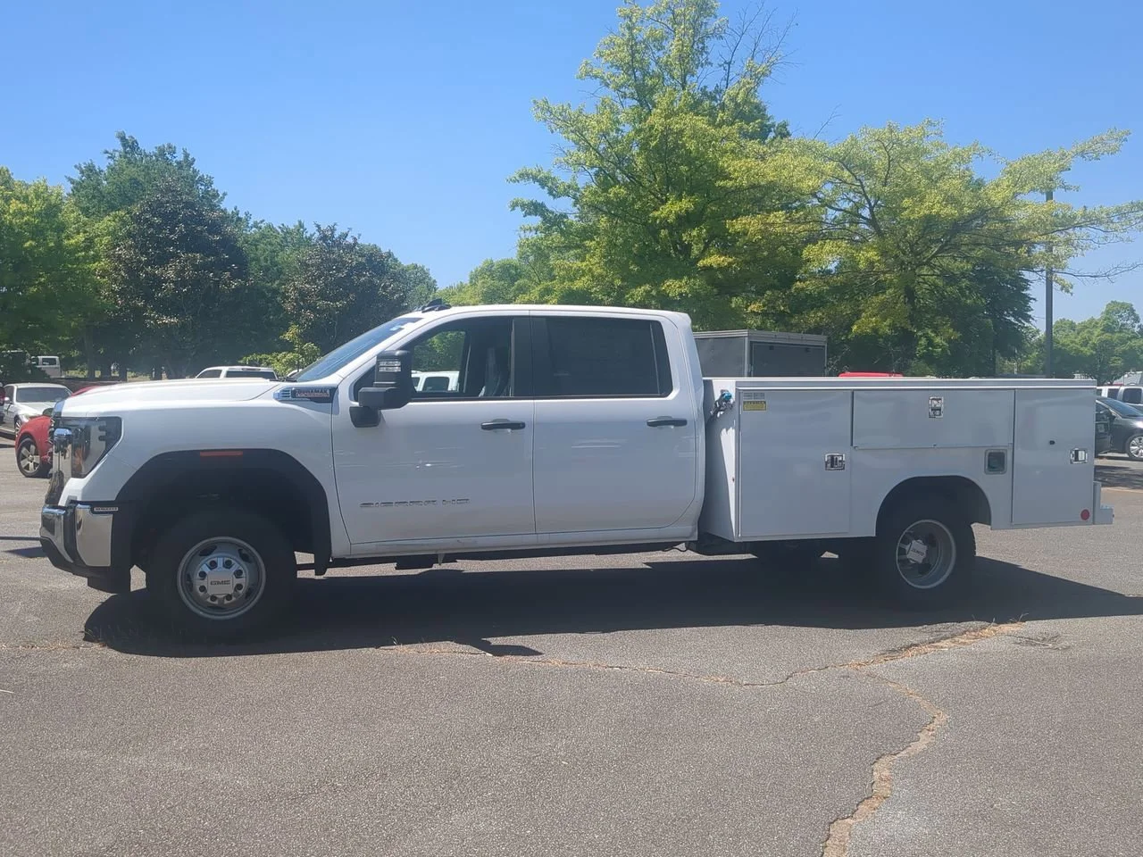 New 2026 Summit White GMC Pro image 5