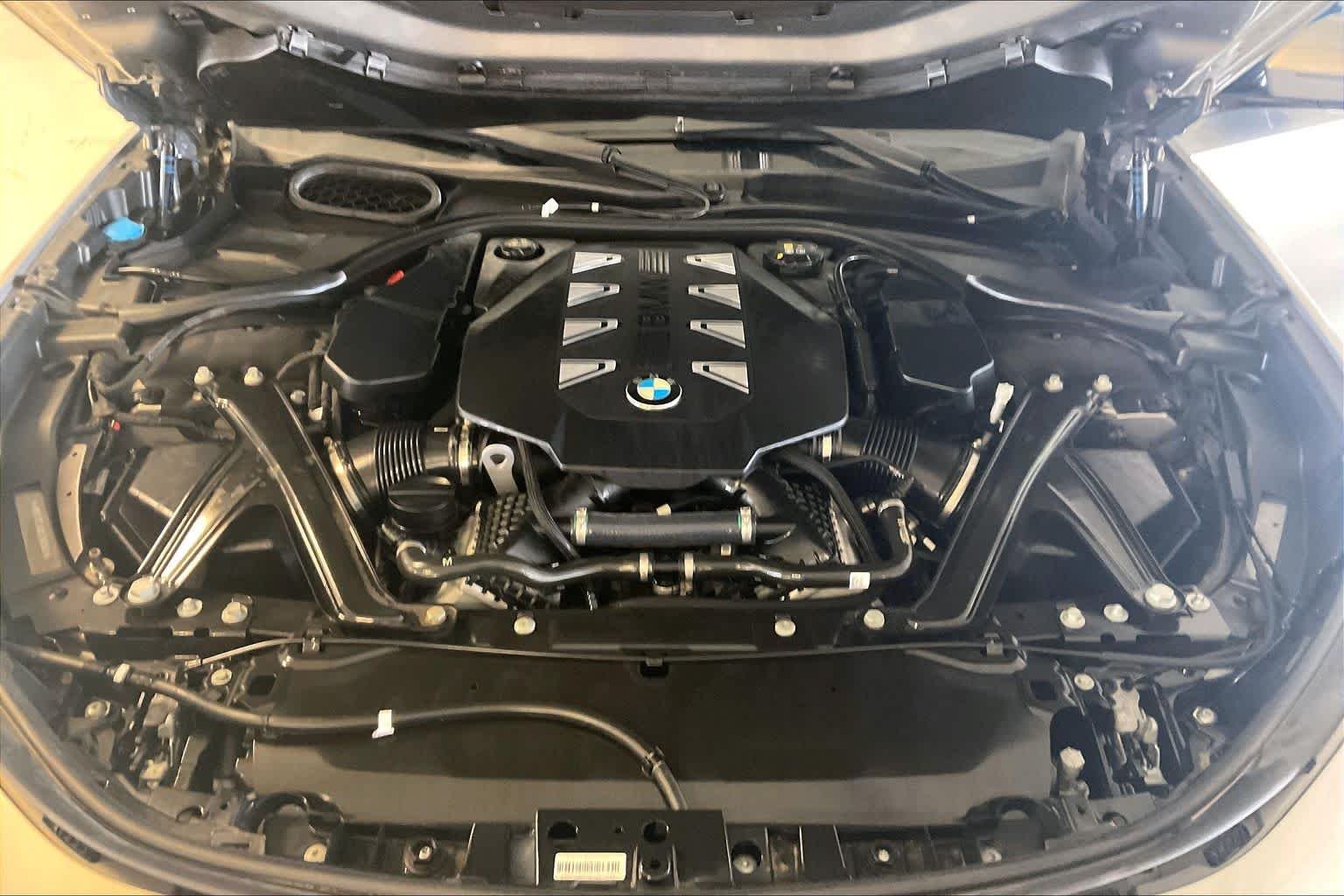 Certified Used 2024 Oxide Grey Met BMW 760i xDrive image 28