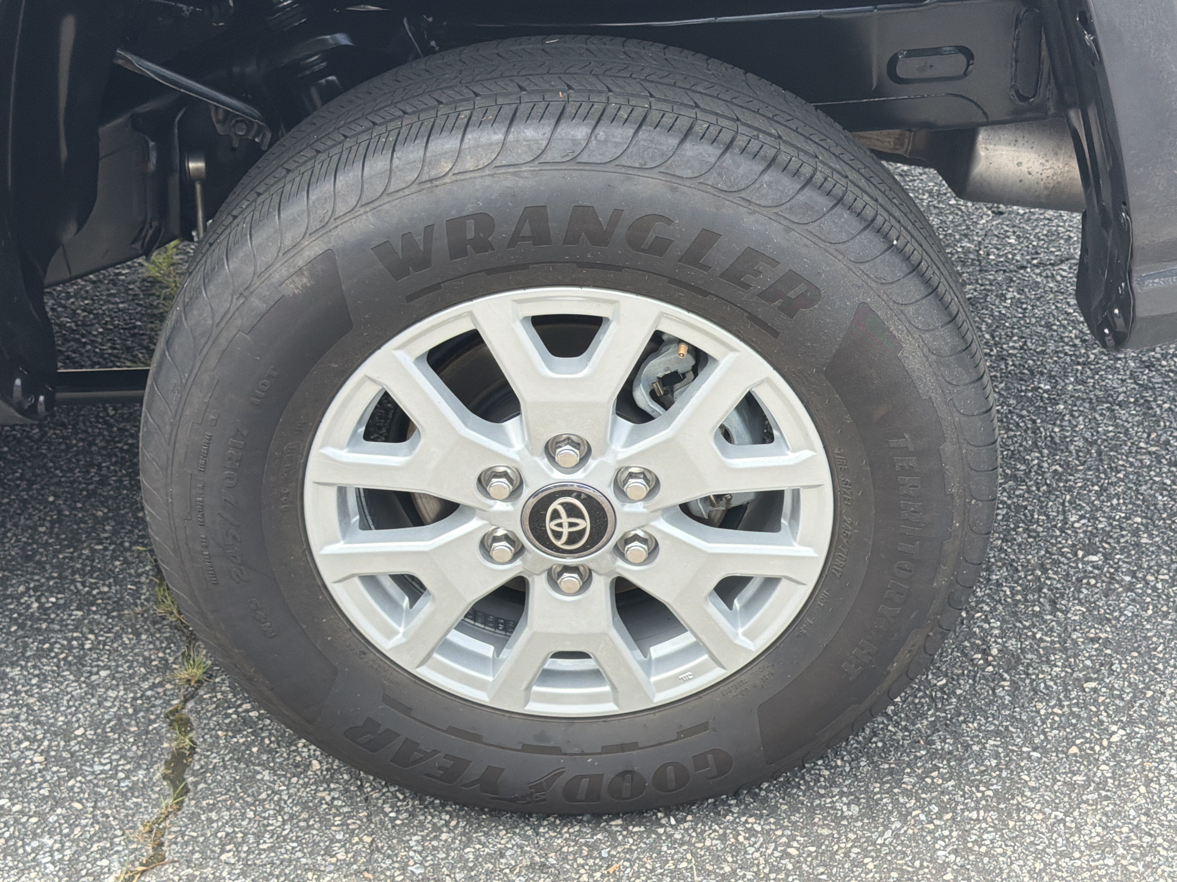 Used 2025 Underground Toyota SR5 image 19