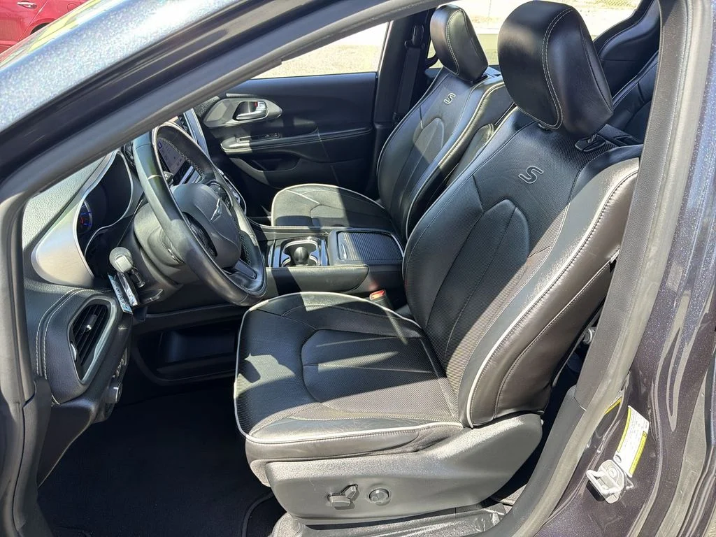 Used 2021 Gray Chrysler Limited image 13
